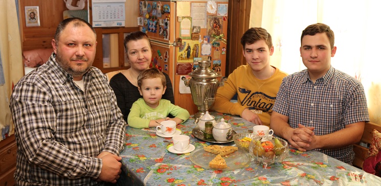 У нас полная многодетная семья, крепкая и дружная