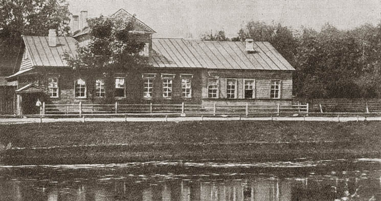 В северном русском городе Тихвине