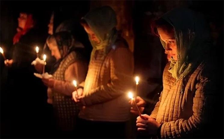 Господь стоит рядом и стучит в сердце каждого