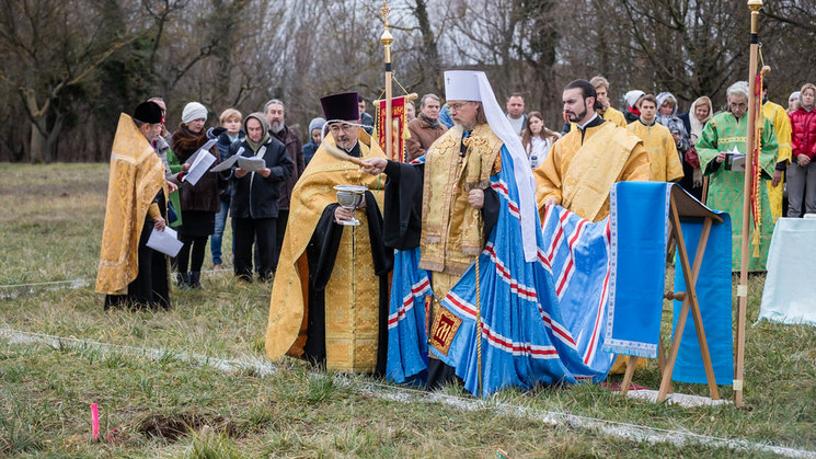 В Венгрии один православный храм освятили, второй — заложили
