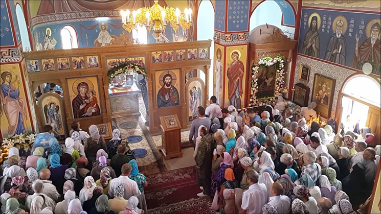 Отец Александр предложил ему послужить Господу