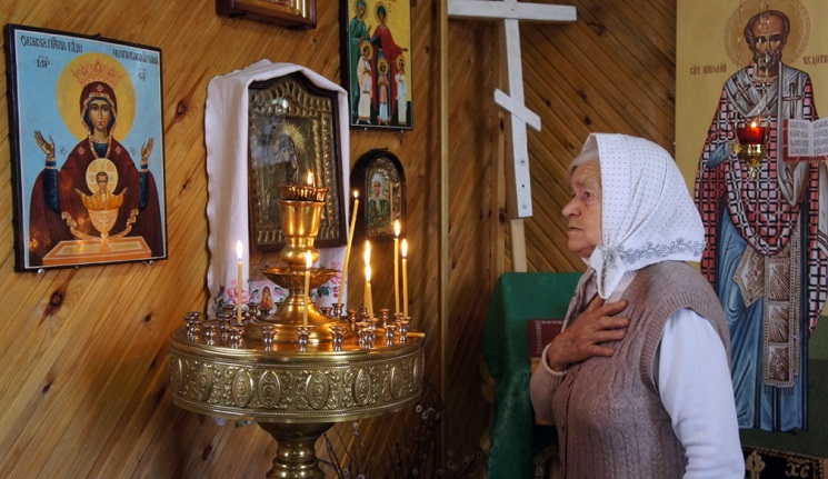 Верующие люди живут на 4 года дольше атеистов