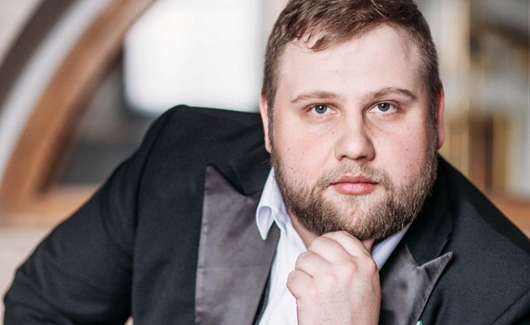 Регент Митрополичьего хора Виталий Соболевский  
