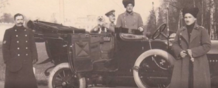 В Ессентуках нашли тайник с редкими фотографиями Николая Второго