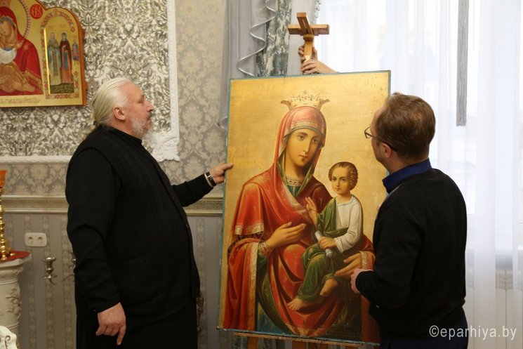 Украденные старинные иконы вернулись в Гомельскую епархию