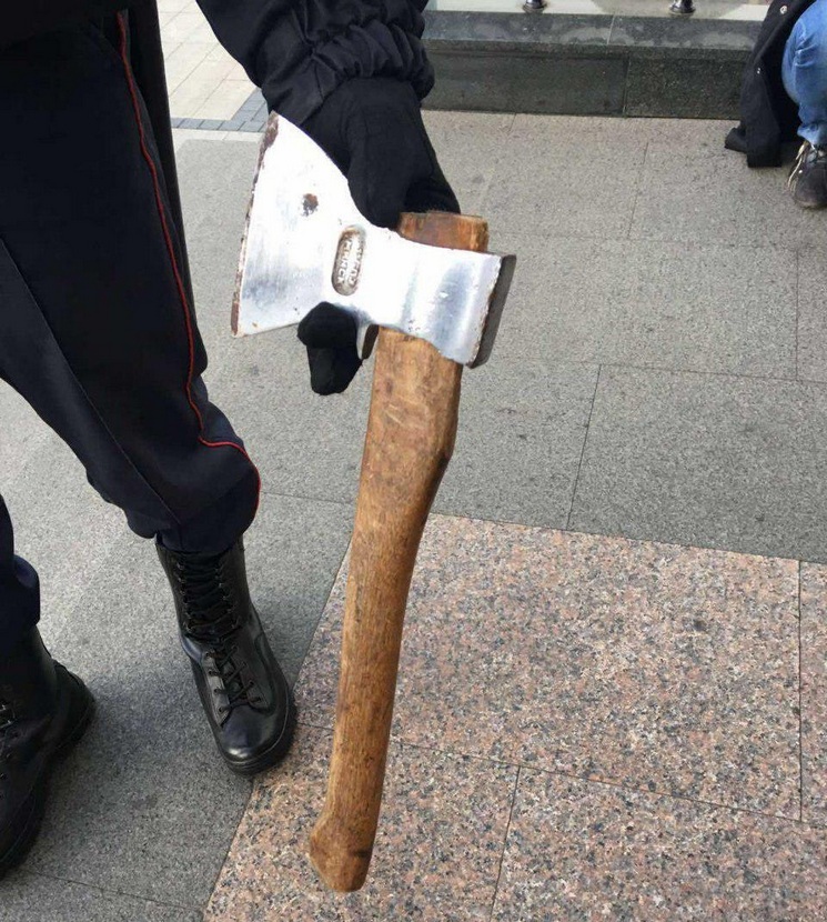 В Минске женщина с топором нанесла несколько ударов по храму