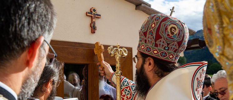 Освящение первого румынского монастыря в Швейцарии