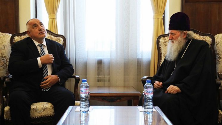 Глава правительства Болгарии против закрытия храмов на Пасху