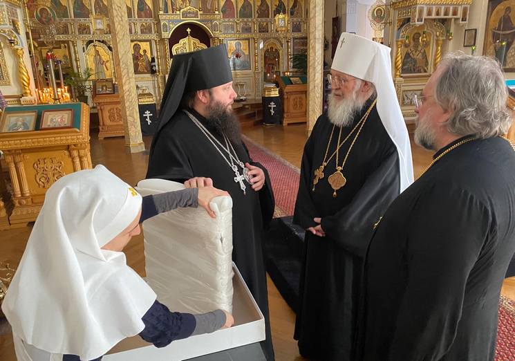 В Нью-Йорк из Минска доставили икону